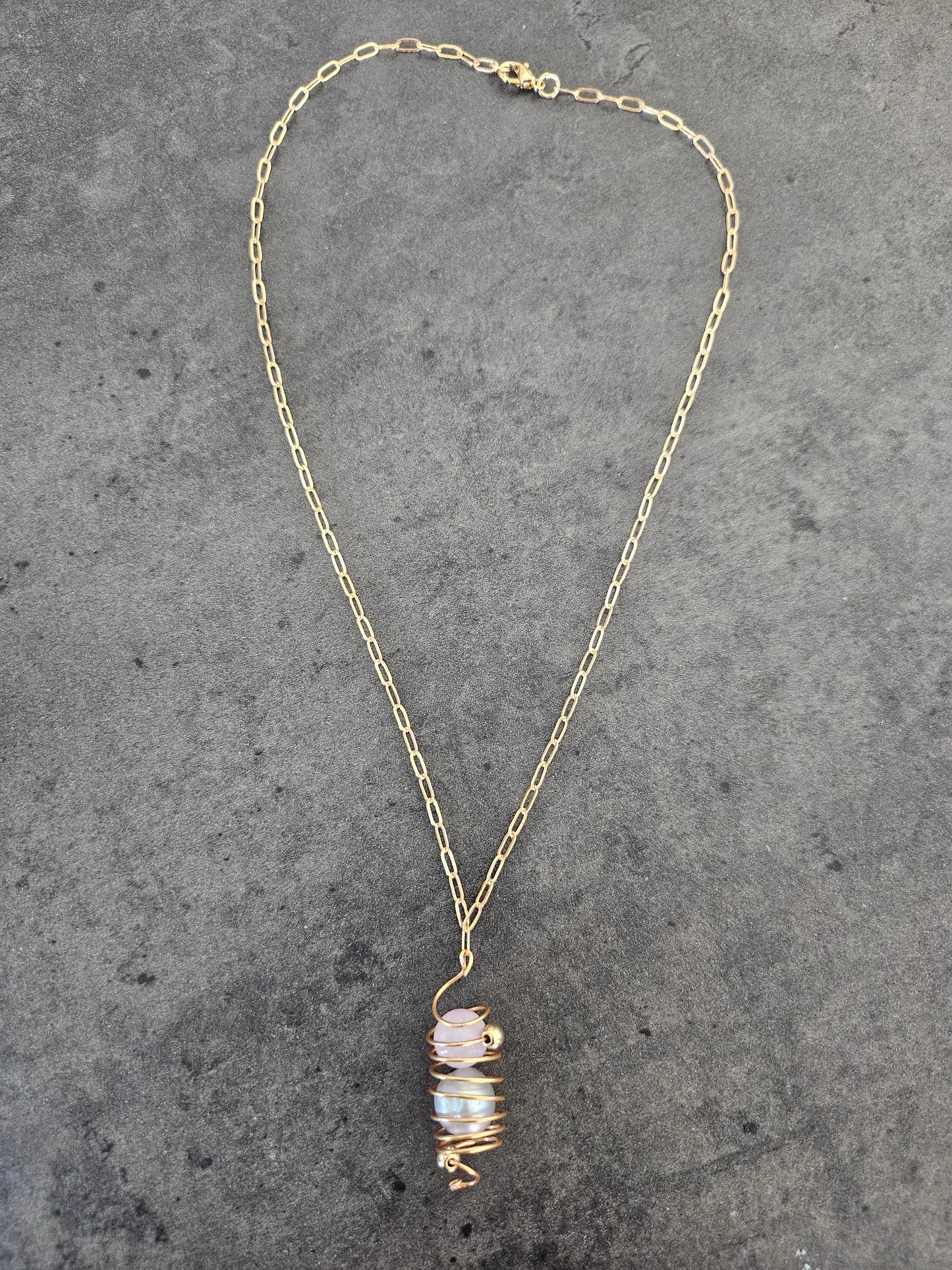 Saltwater pearl necklace pendant
